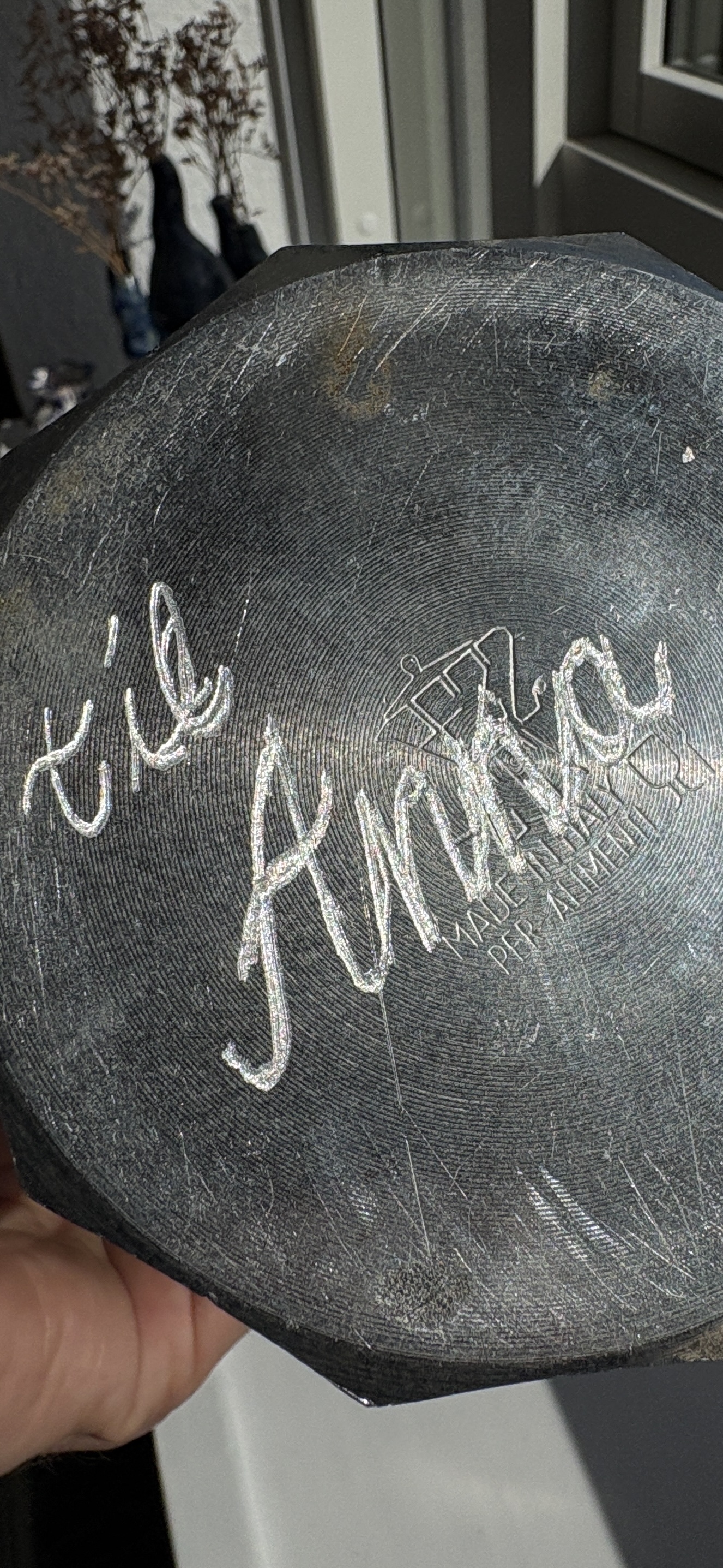 Engraved moka pot